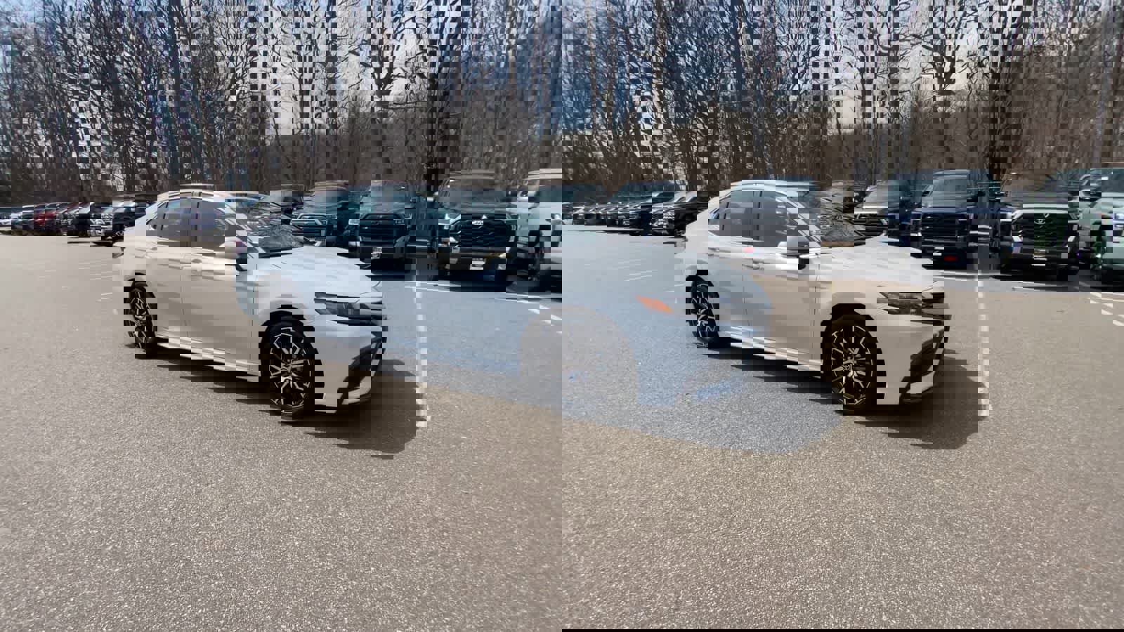 Used 2023 Toyota Camry SE w/ Cold Weather Package image 2