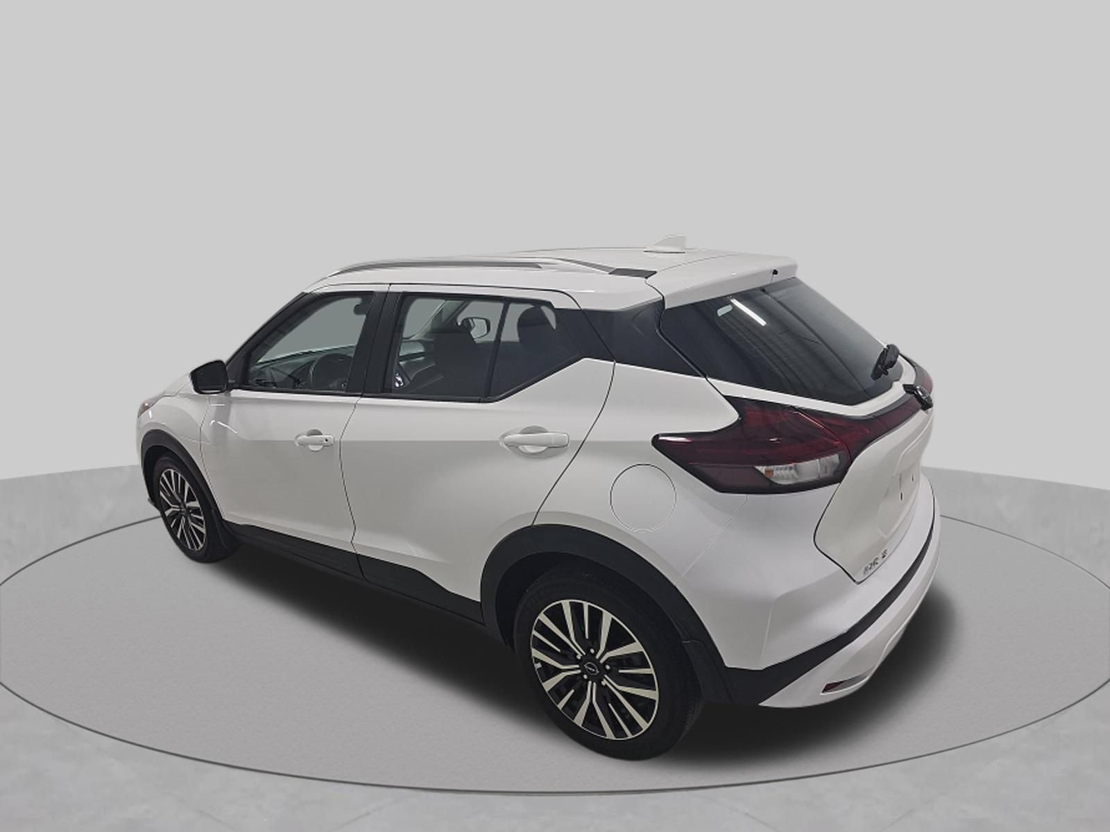 Used 2022 Nissan Kicks SV FWD image 6
