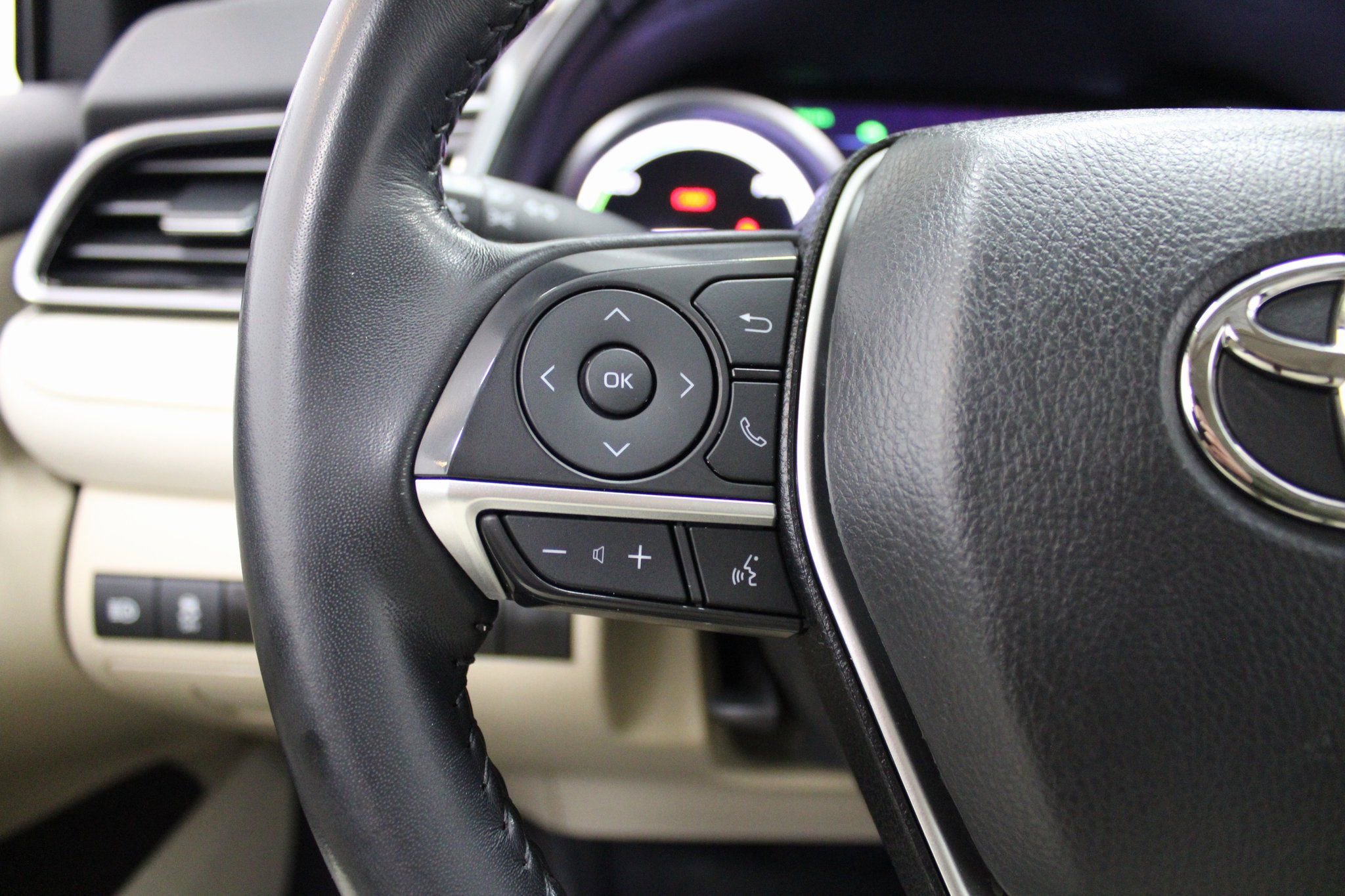 Used 2023 Toyota Camry XLE image 35