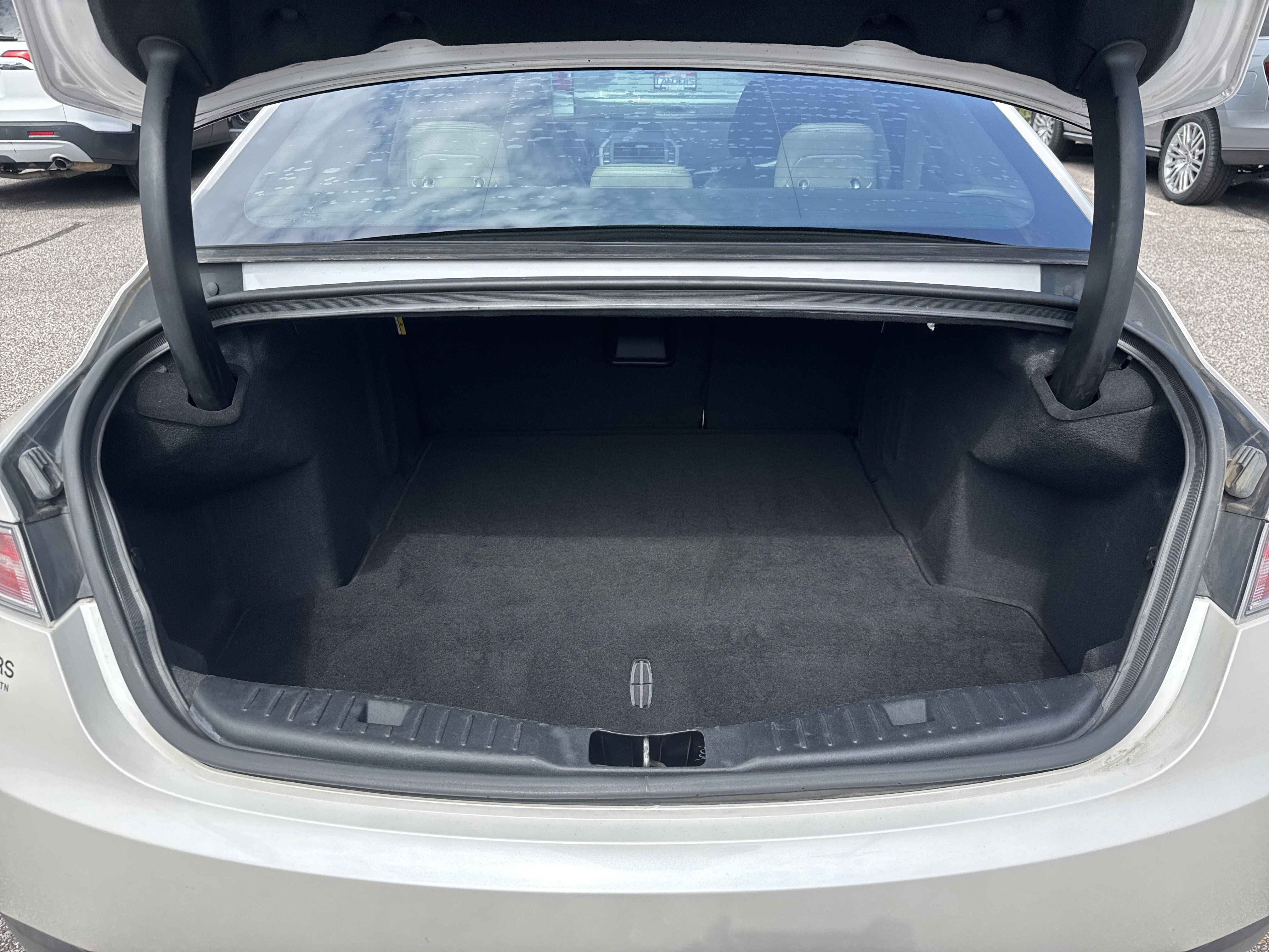 Used 2019 Lincoln MKZ Reserve FWD image 13