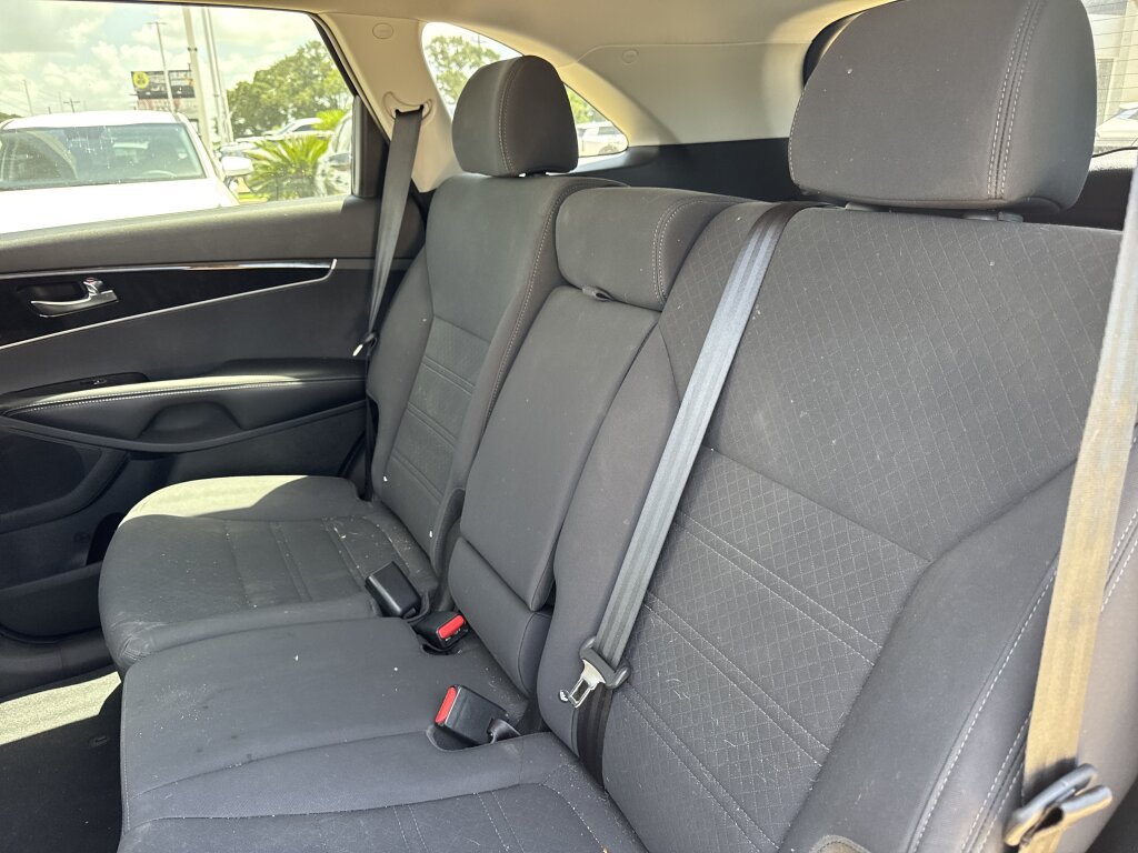 Used 2016 Kia Sorento FWD w/ LX Convenience Package image 31