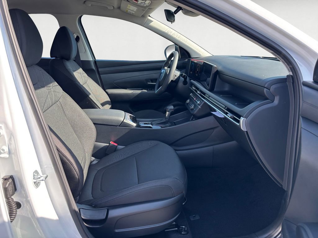 New 2025 Hyundai Tucson SE image 16