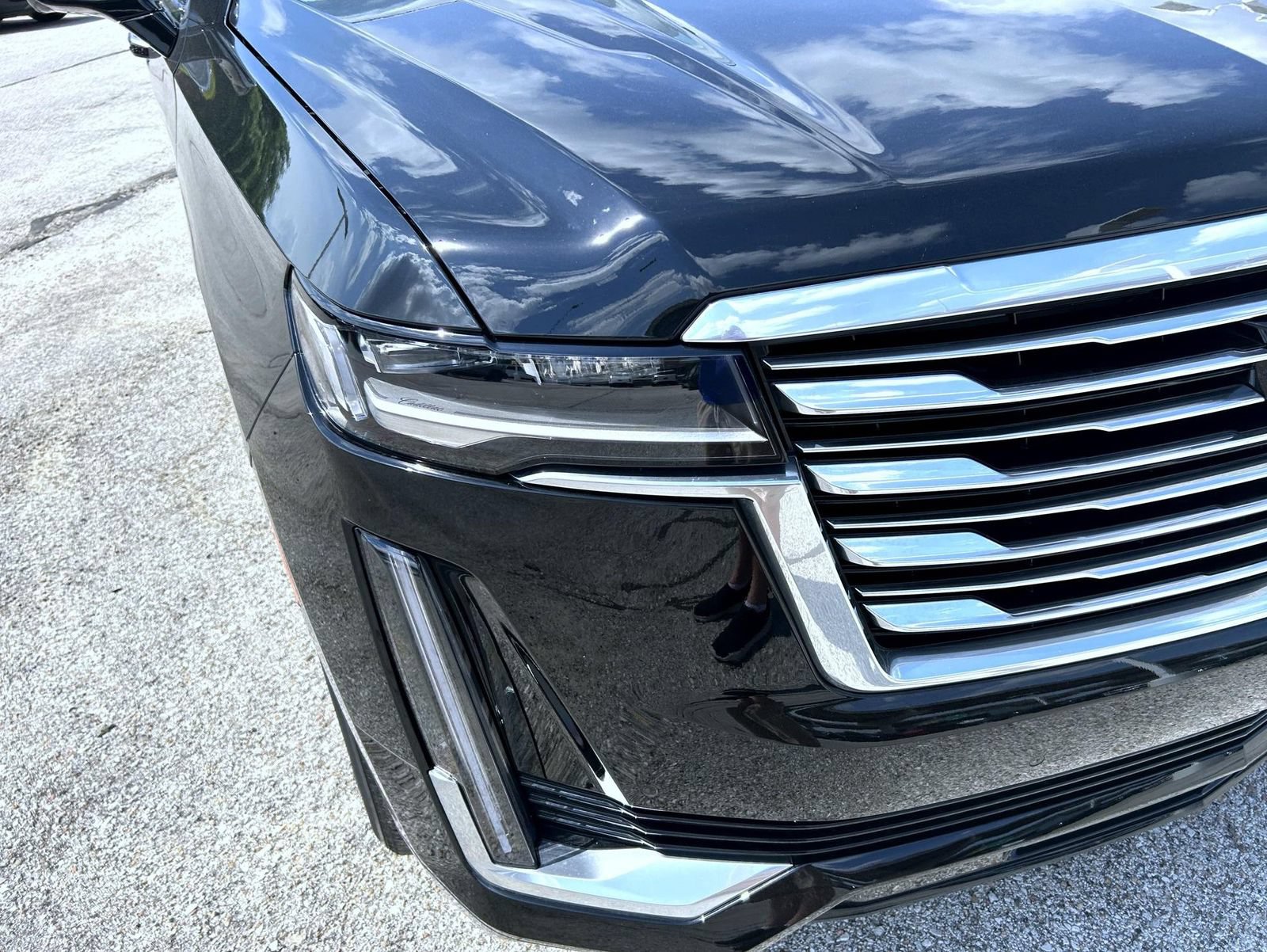 Certified 2024 Cadillac Escalade Premium Luxury Platinum w/ Heavy-Duty Trailer Package AWD/4WD image 18