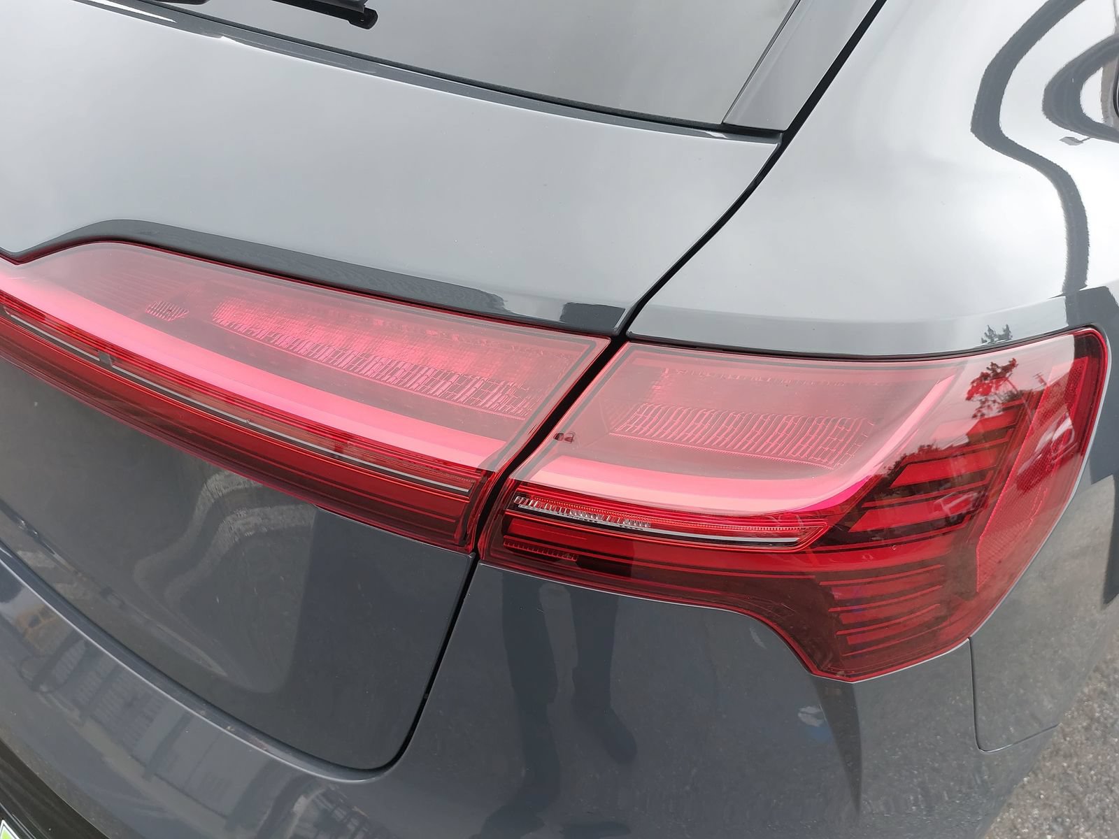 Used 2024 Audi Q8 e-tron Premium Plus w/ Premium Plus Package AWD/4WD image 39