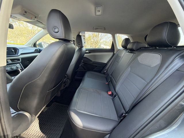 Used 2022 Volkswagen Taos SE FWD image 24