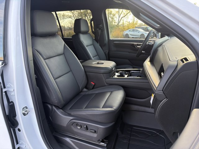 New 2026 Chevrolet Suburban LT w/ Comfort Package image 32