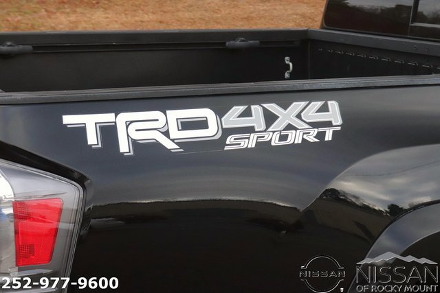 Used 2020 Toyota Tacoma TRD Sport image 9