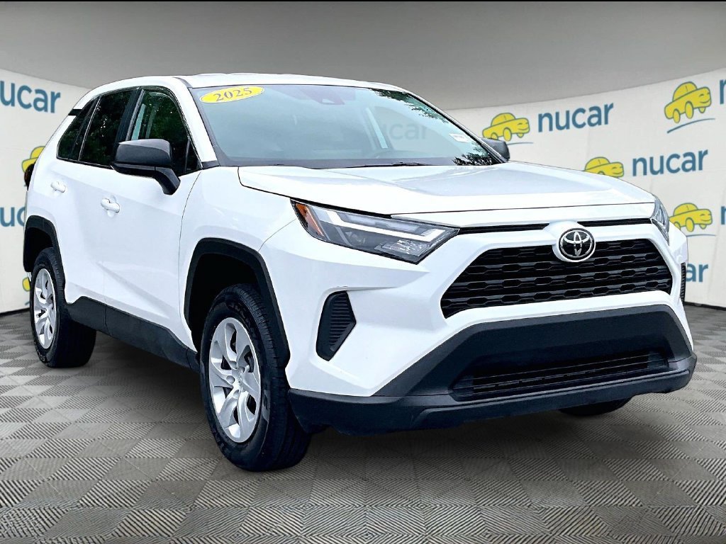 Used 2025 Toyota RAV4 LE AWD/4WD image 1