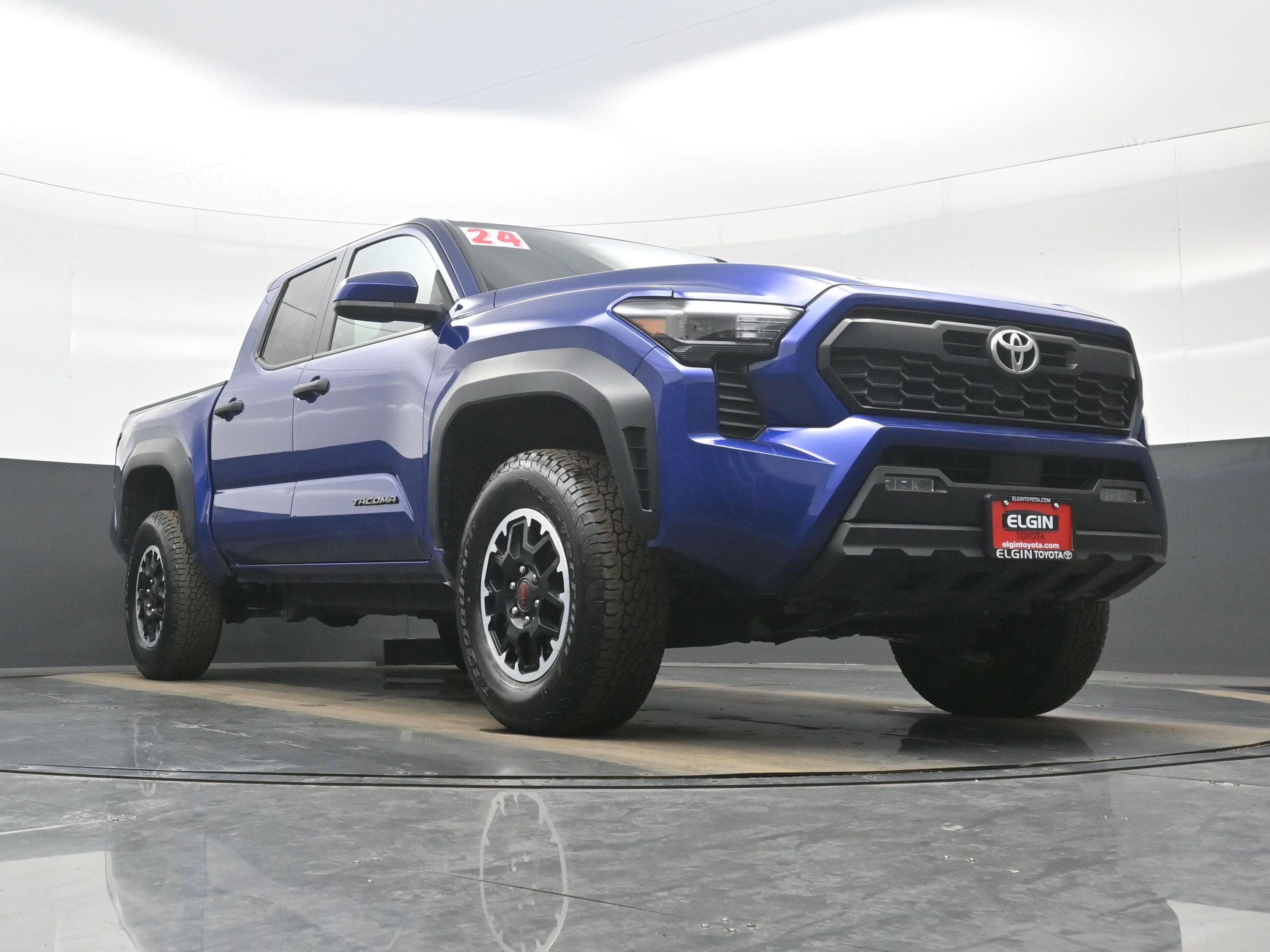 Used 2024 Toyota Tacoma TRD Off-Road AWD/4WD image 26