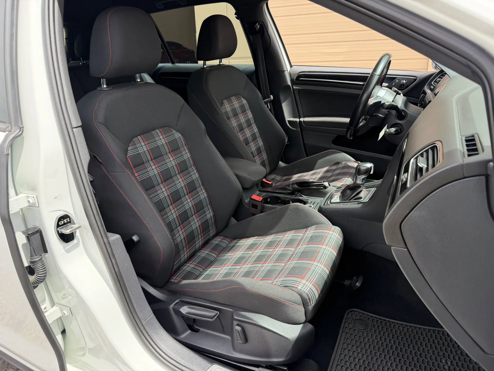 Used 2017 Volkswagen GTI S FWD image 15