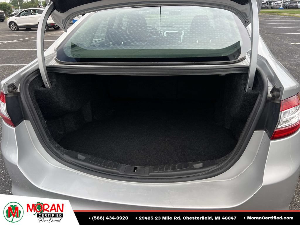 Used 2016 Ford Fusion SE FWD image 11
