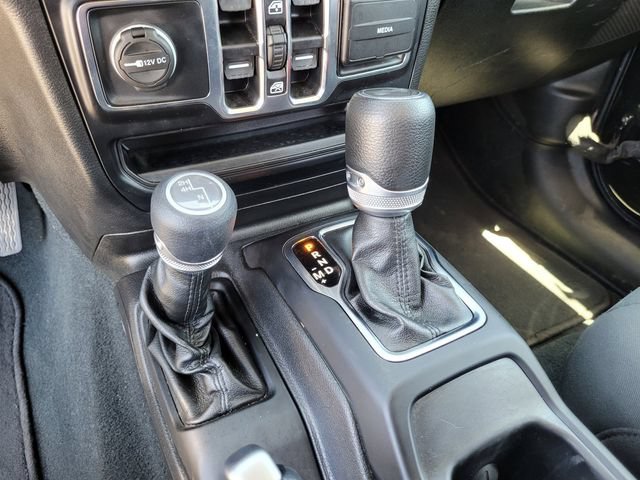 Used 2022 Jeep Wrangler Unlimited Sport AWD/4WD image 21