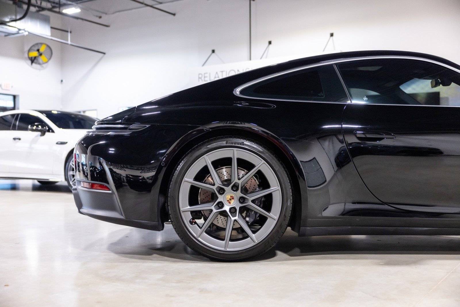 Used 2025 Porsche 911 Carrera RWD image 23