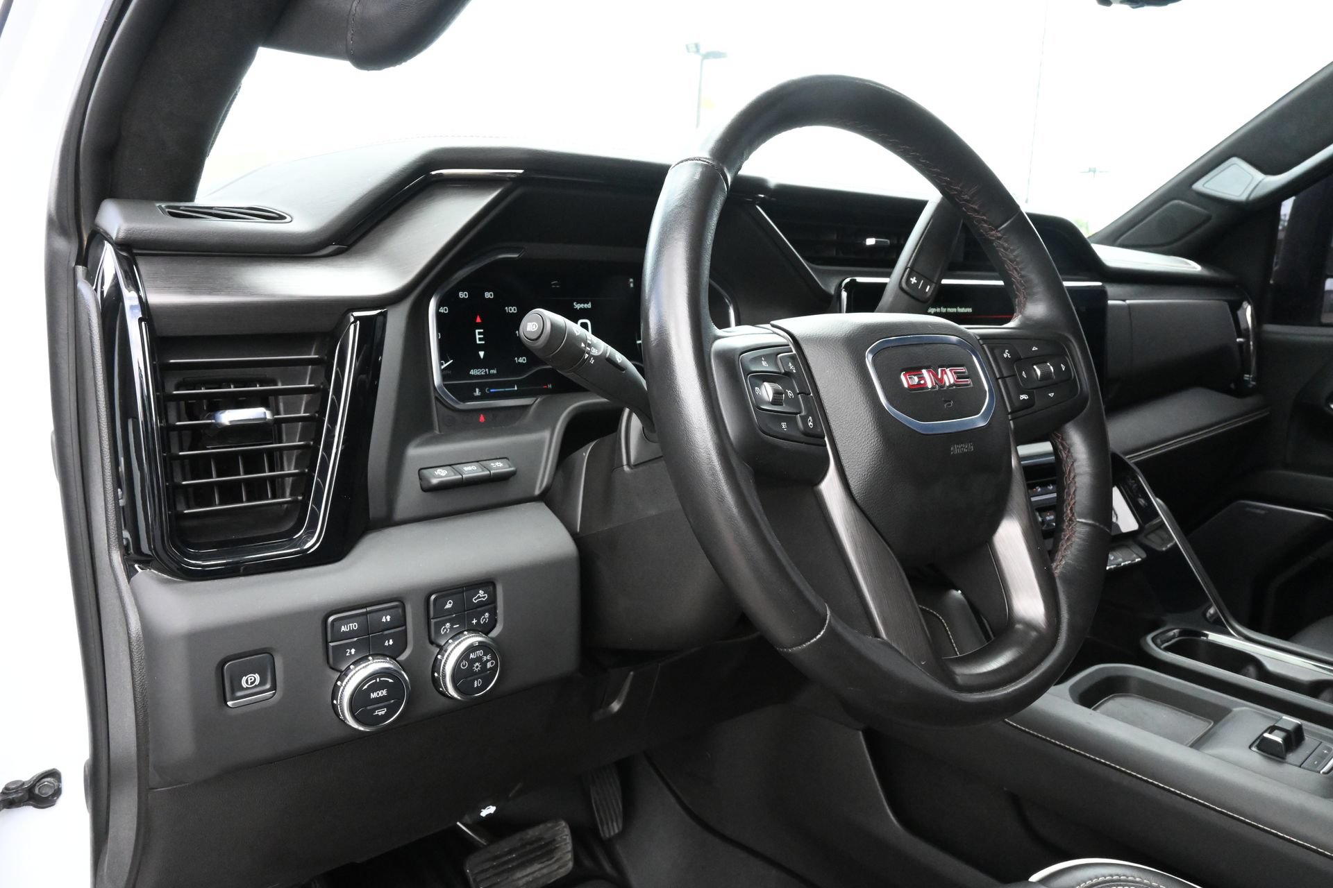 Used 2025 GMC Sierra 2500 AT4X AWD/4WD image 16