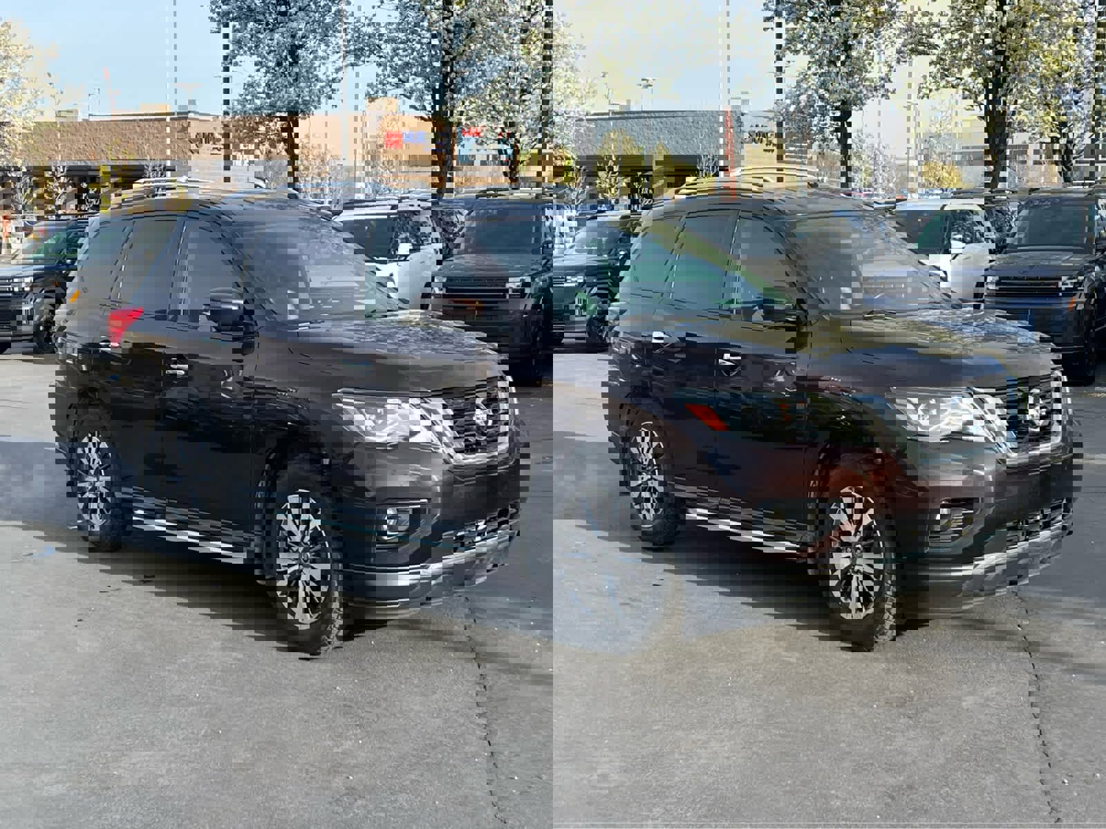 Used 2019 Nissan Pathfinder SL image 5