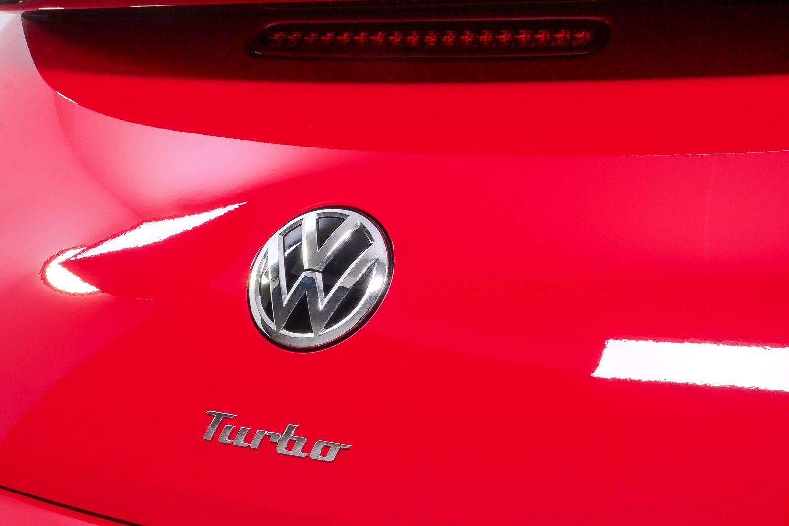 Used 2019 Volkswagen Beetle 2.0T SE w/ SE Premium Package FWD image 38