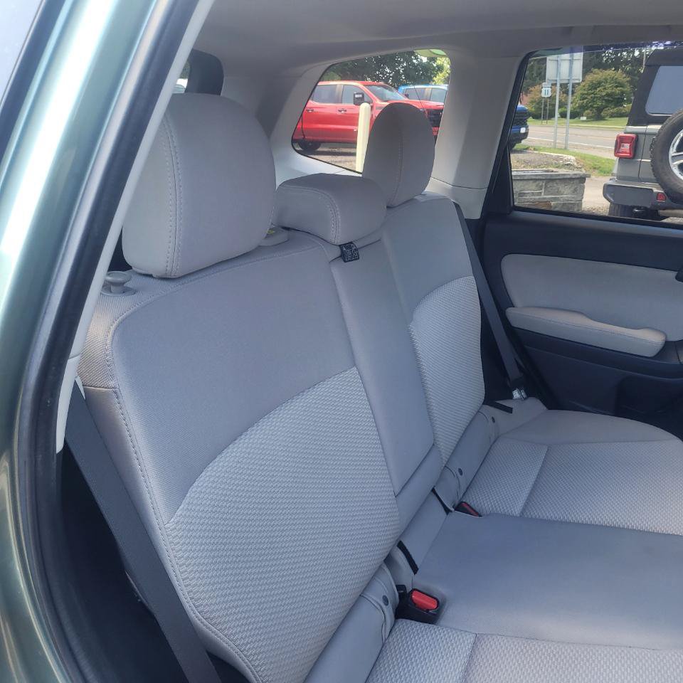 Used 2014 Subaru Forester 2.5i Premium w/ All-Weather Package AWD/4WD image 28