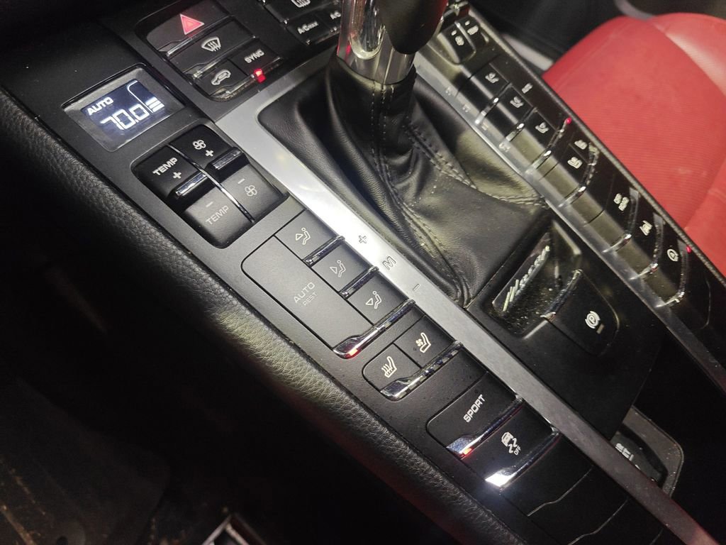 Used 2017 Porsche Macan S image 11