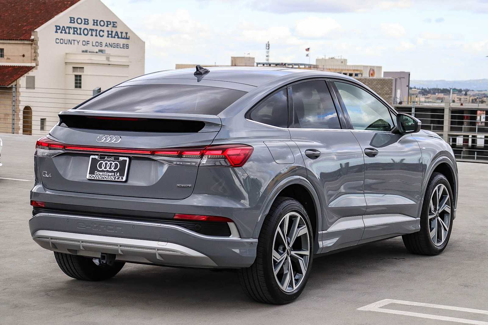 Used 2023 Audi Q4 e-tron Prestige image 4