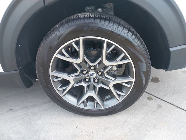 Certified 2025 Ford Explorer Platinum w/ Ultimate Package image 32