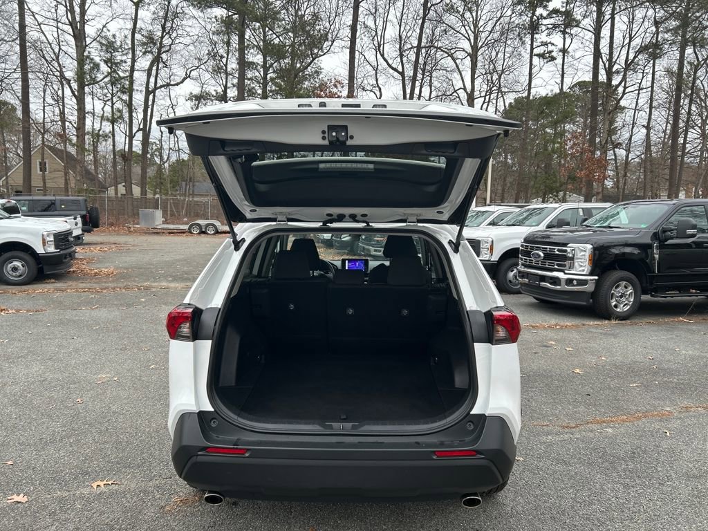 Used 2024 Toyota RAV4 XLE image 27