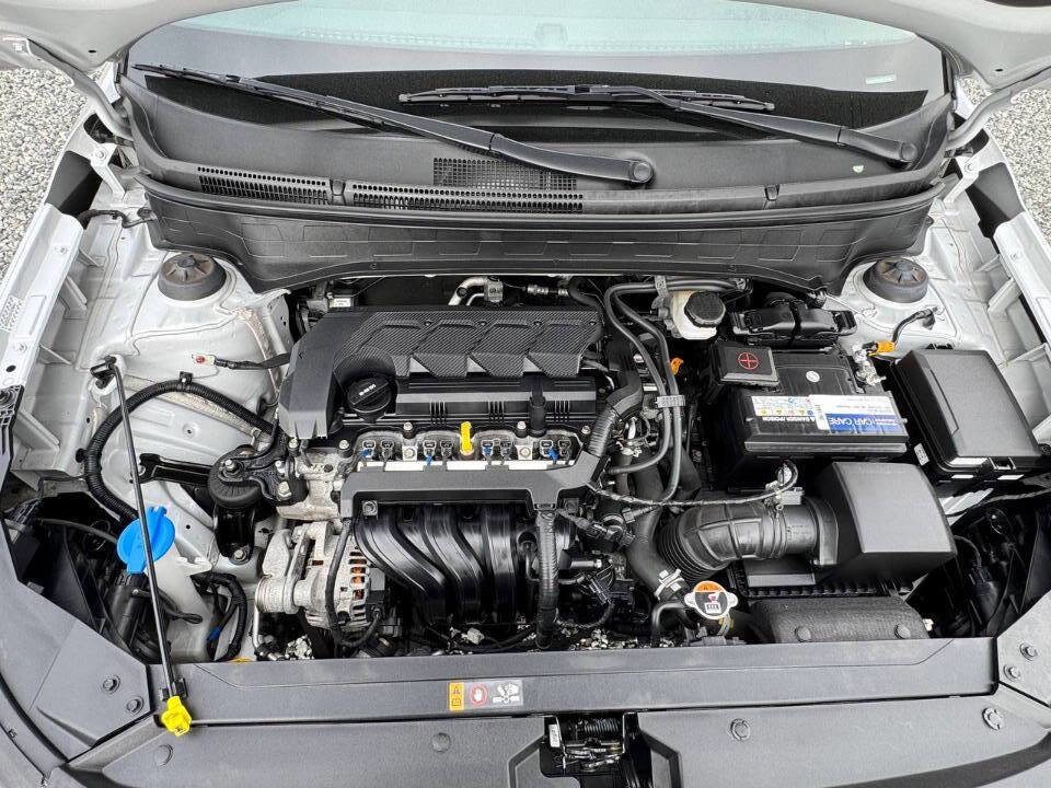 Used 2023 Hyundai Venue SEL image 25