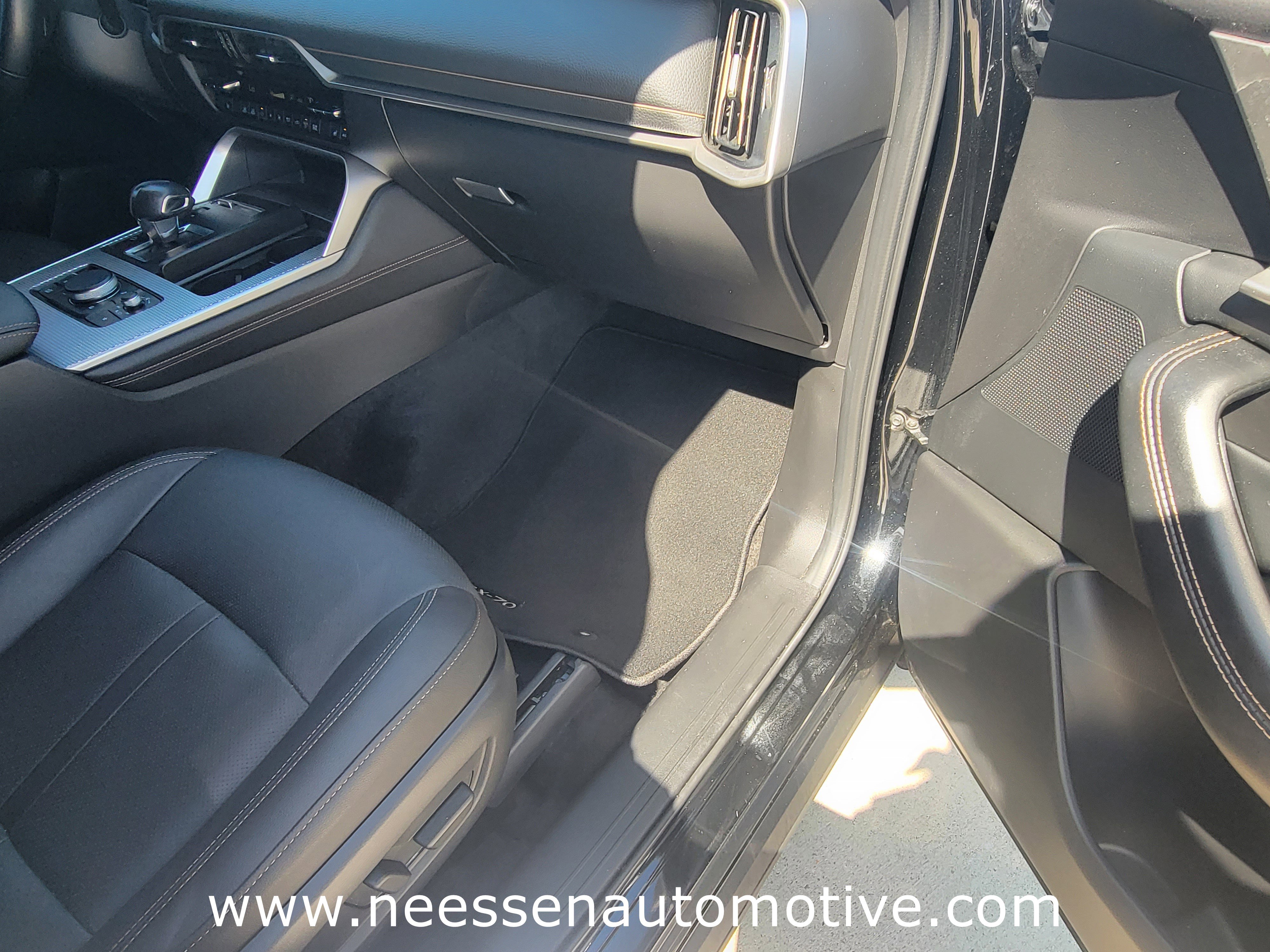 Used 2025 MAZDA CX-70 Plug-In Hybrid w/ Premium Pkg AWD/4WD image 9