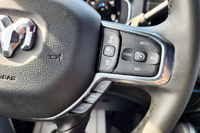 Used 2025 RAM 2500 Laramie AWD/4WD image 14