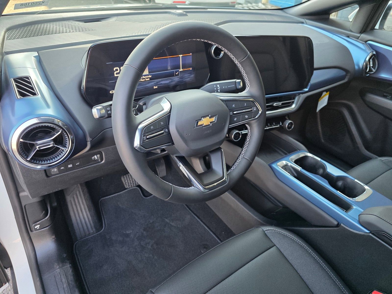 New 2026 Chevrolet Equinox EV LT image 24