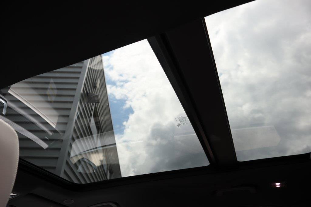 New 2025 Jaguar F-PACE R-Dynamic S image 14