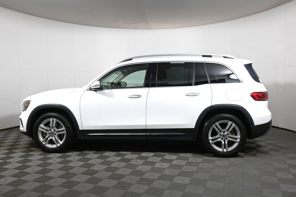 Used 2022 Mercedes-Benz GLB 250 4MATIC image 2