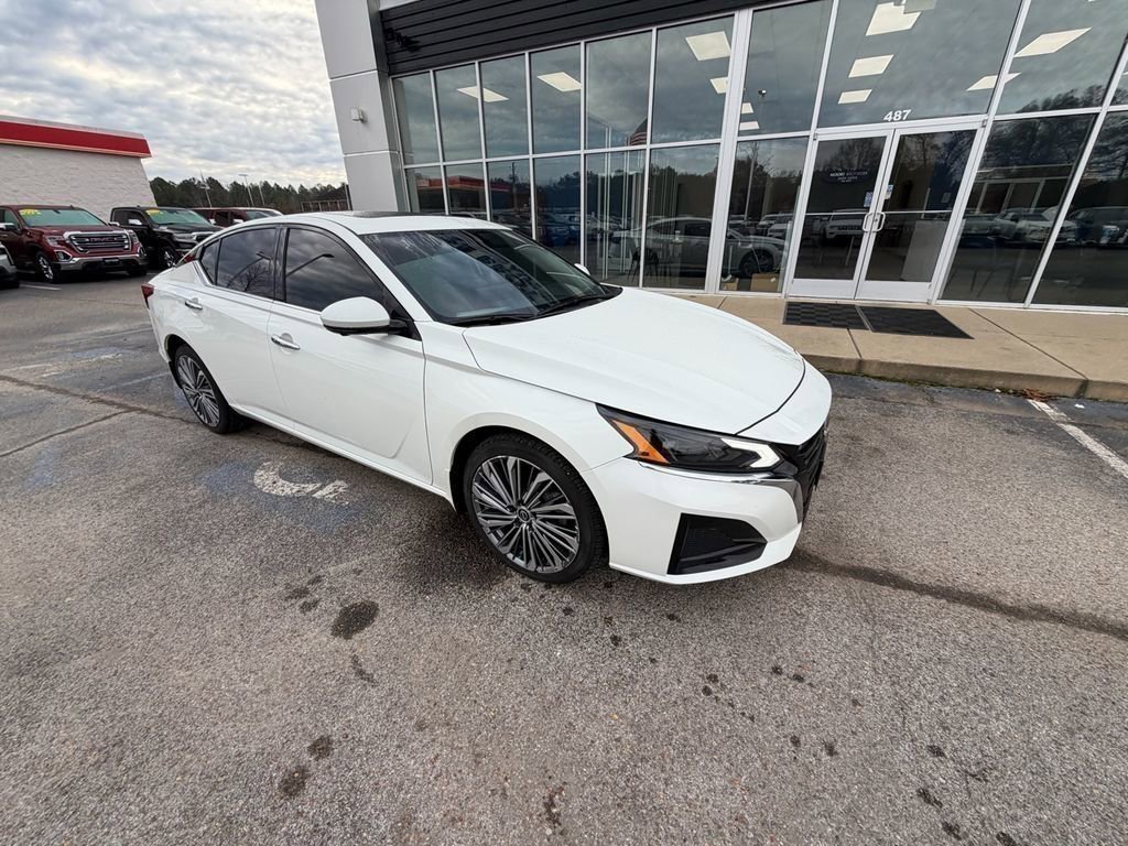 Used 2023 Nissan Altima 2.5 SL image 2