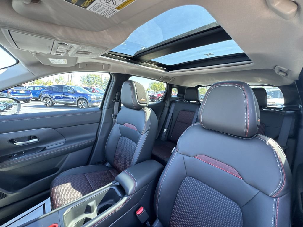 New 2026 Nissan Kicks SR w/ SR Premium Package AWD/4WD image 22