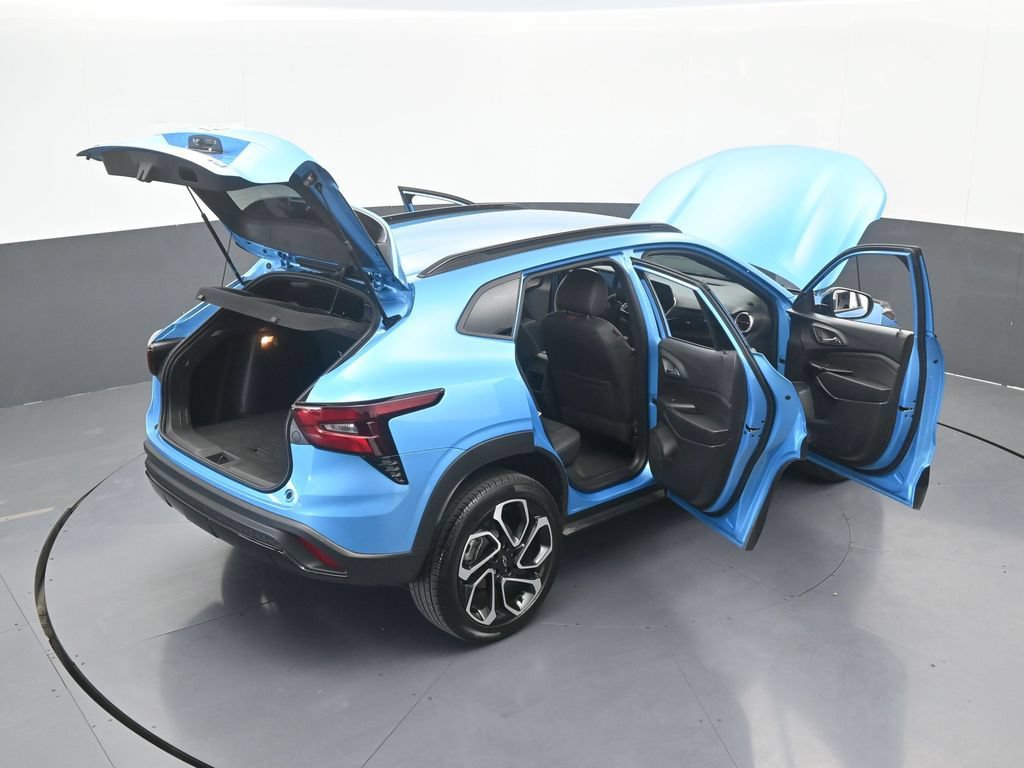 Used 2025 Chevrolet Trax RS FWD image 65