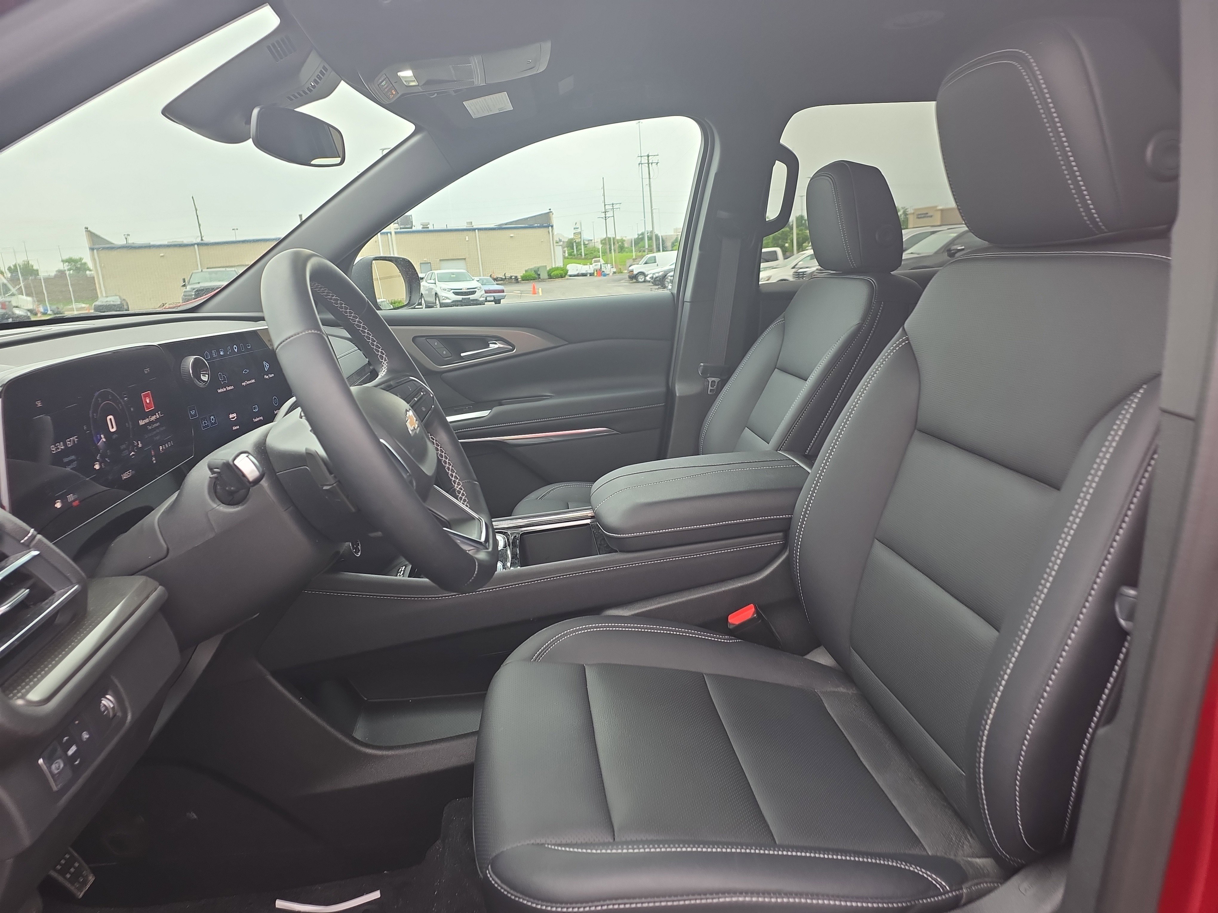 Used 2025 Chevrolet Traverse LT w/ Driver Confidence Package FWD image 13