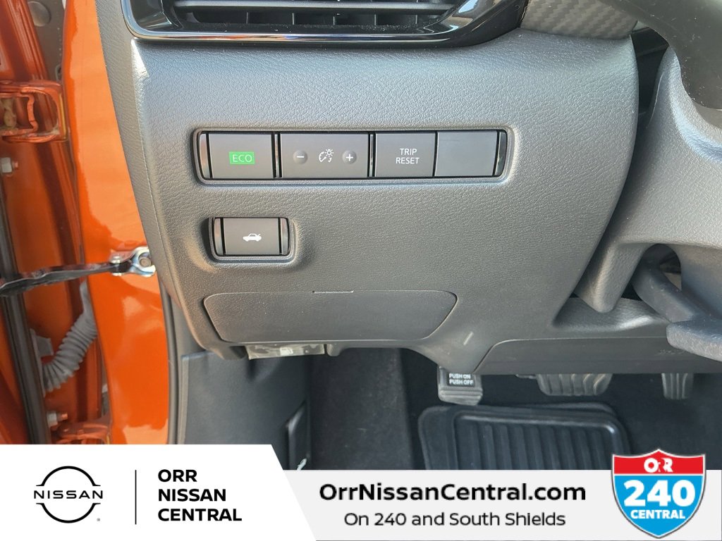 Certified 2025 Nissan Sentra SR w/ SR Premium Package image 18