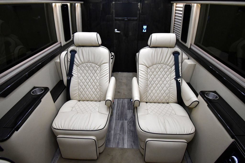 Used 2021 Mercedes-Benz Sprinter 3500 image 19