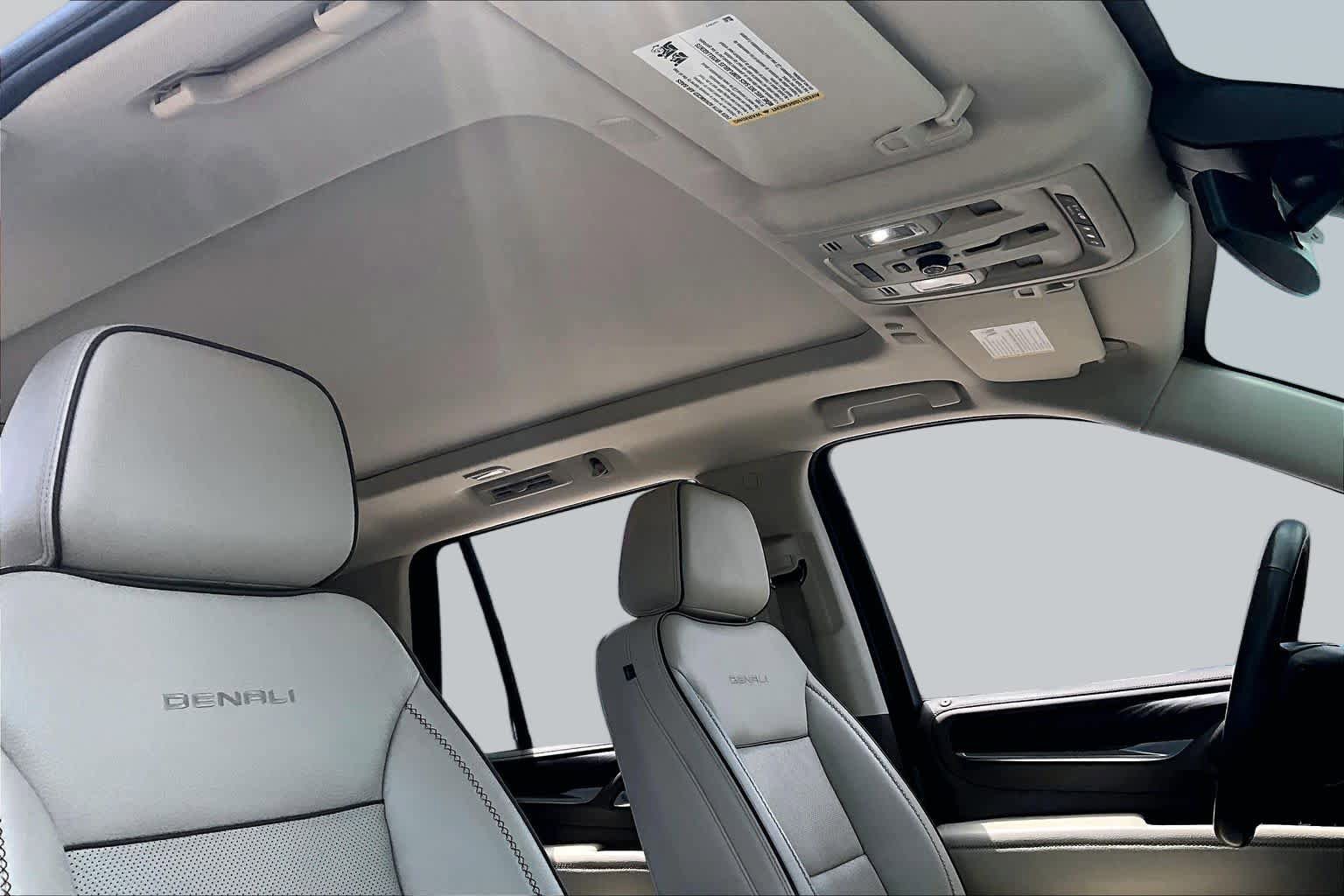 Used 2023 GMC Yukon Denali RWD image 14