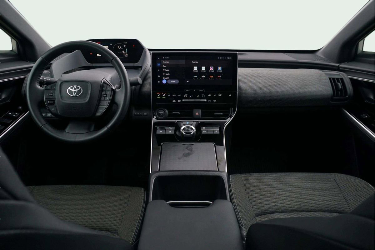 Used 2024 Toyota bZ4X XLE w/ Weather Package FWD image 21