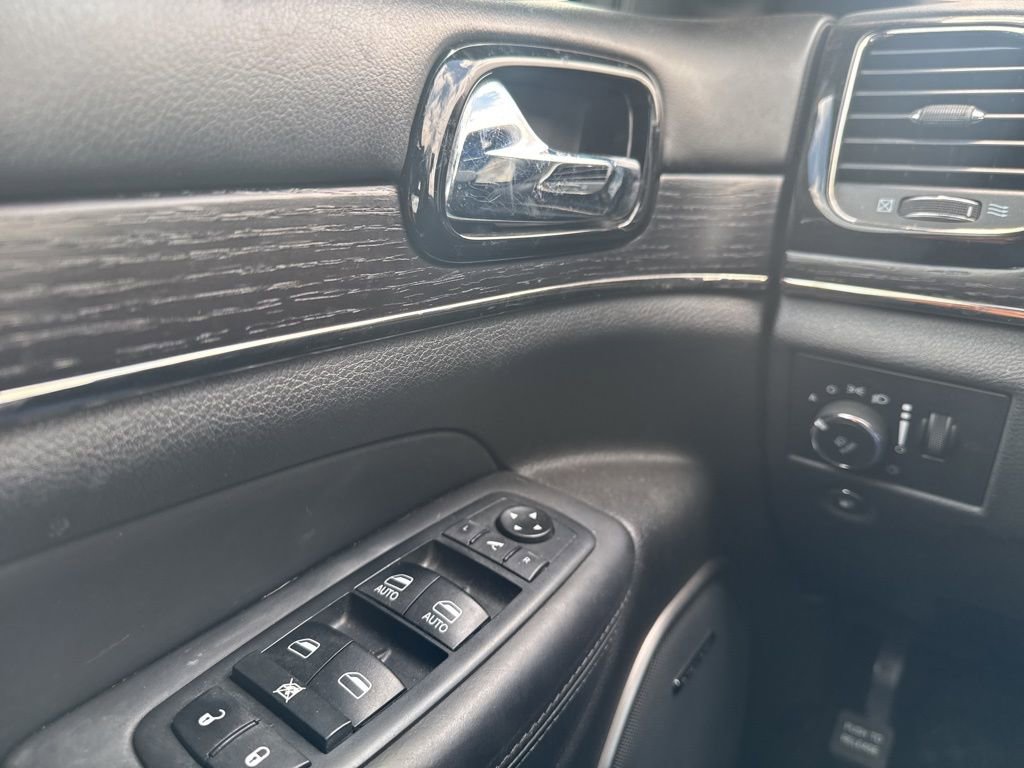 Used 2020 Jeep Grand Cherokee High Altitude AWD/4WD image 15