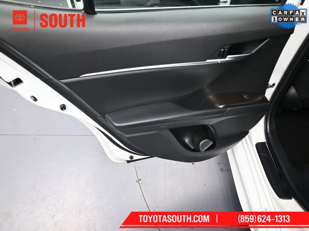 Used 2024 Toyota Camry SE image 28
