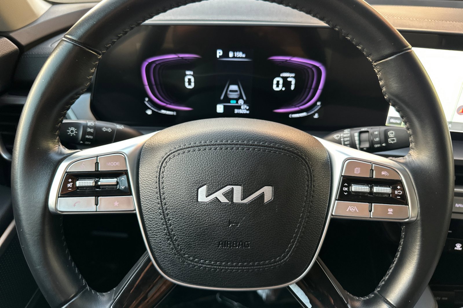 Used 2024 Kia Telluride LX image 31