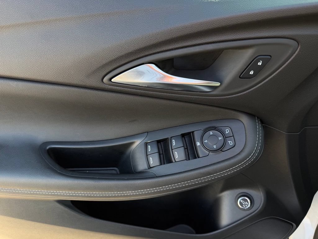 Used 2024 Buick Encore GX Sport Touring w/ Advanced Technology Package FWD image 19