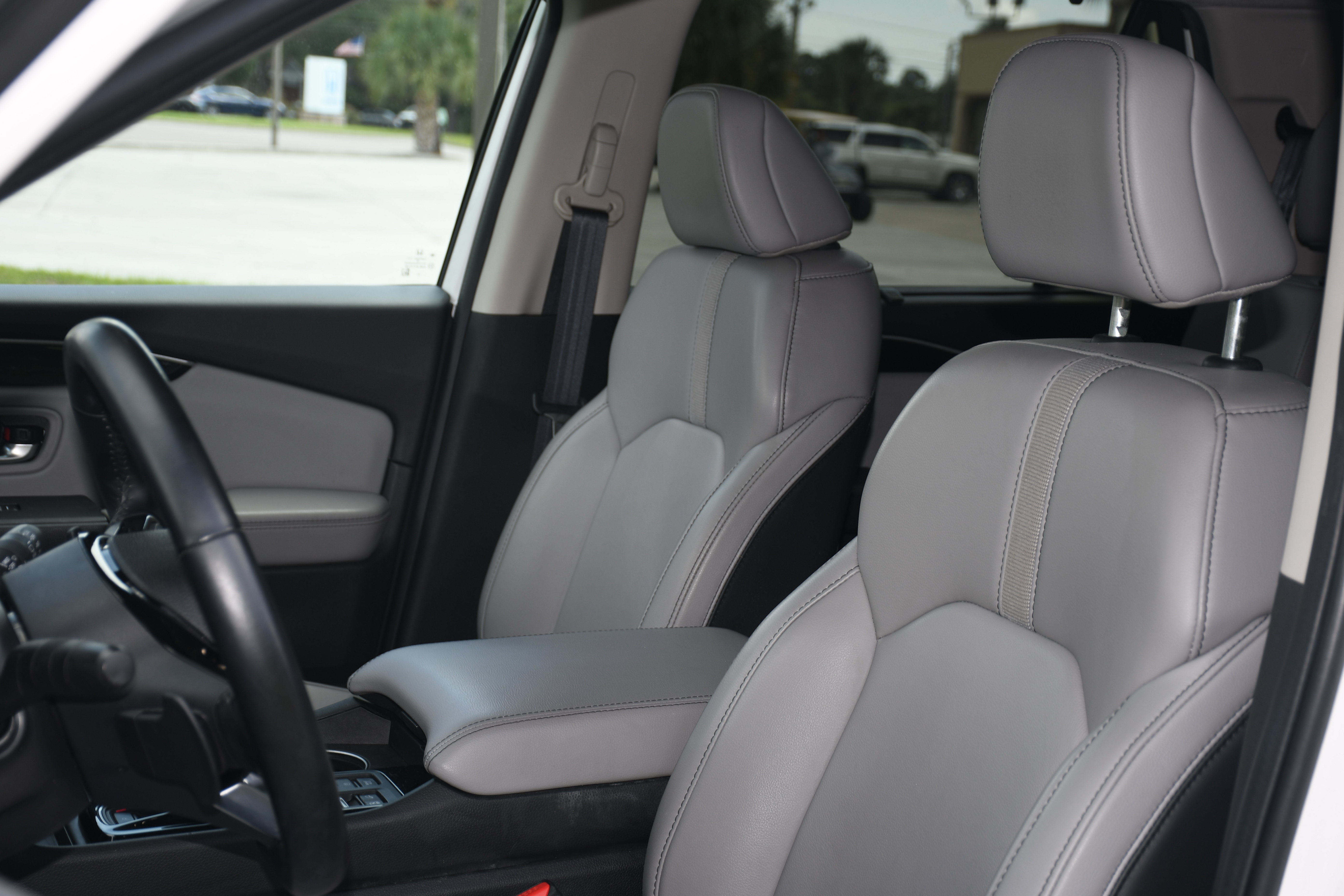 Used 2025 Honda Pilot EX-L image 12