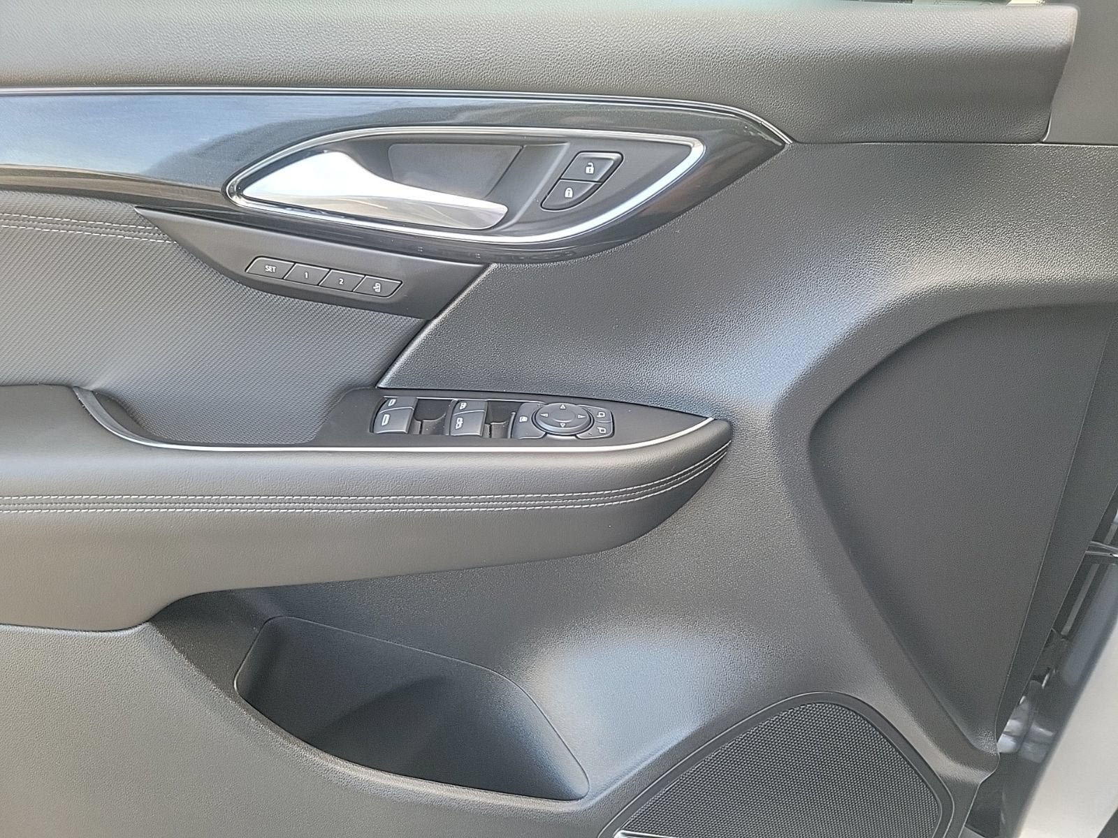 Used 2025 Buick Envision Preferred AWD/4WD image 18