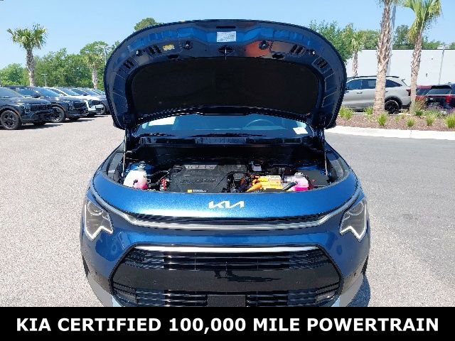 Certified 2025 Kia Niro SX FWD image 9