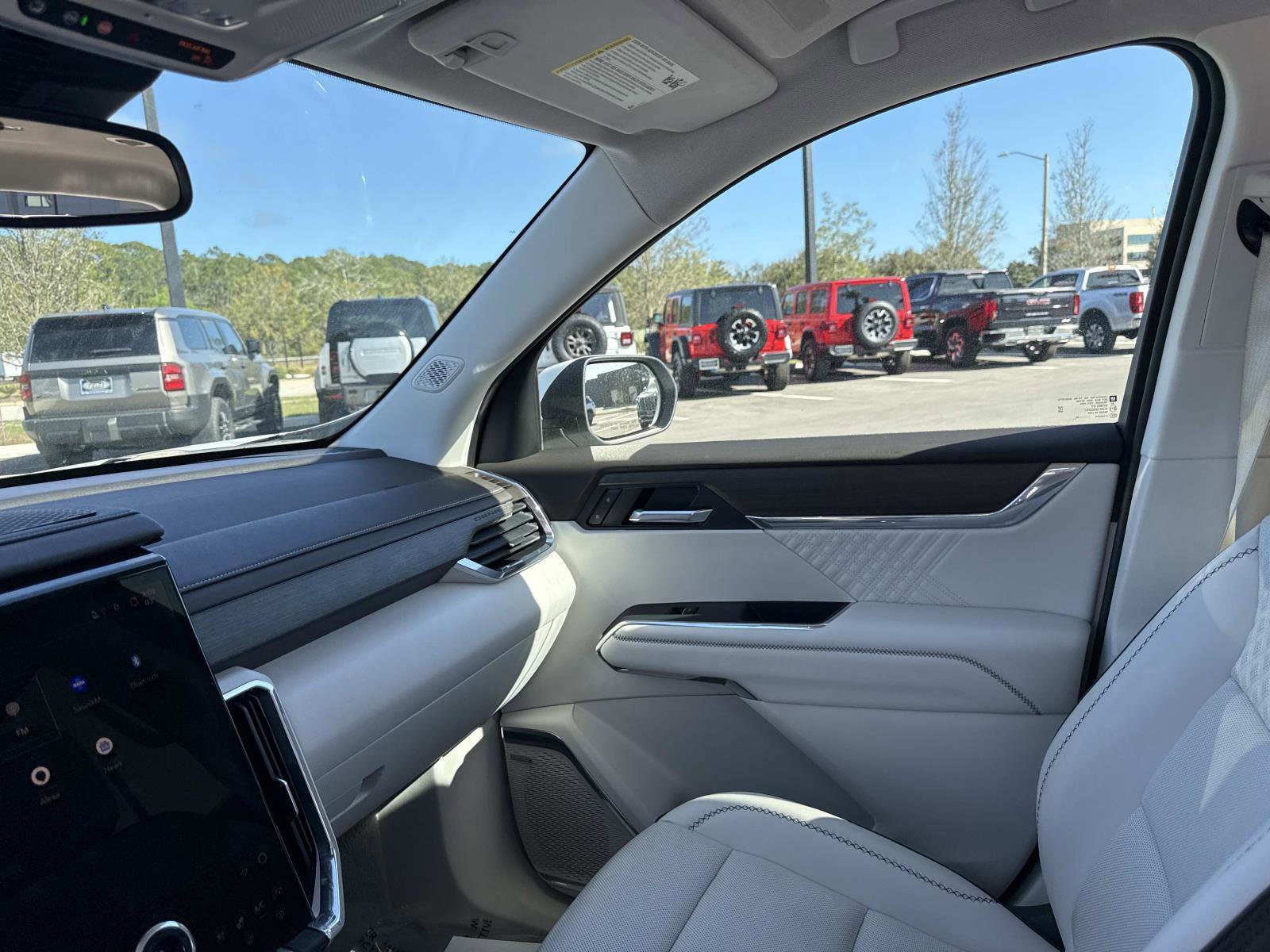 Used 2024 GMC Acadia Denali image 23