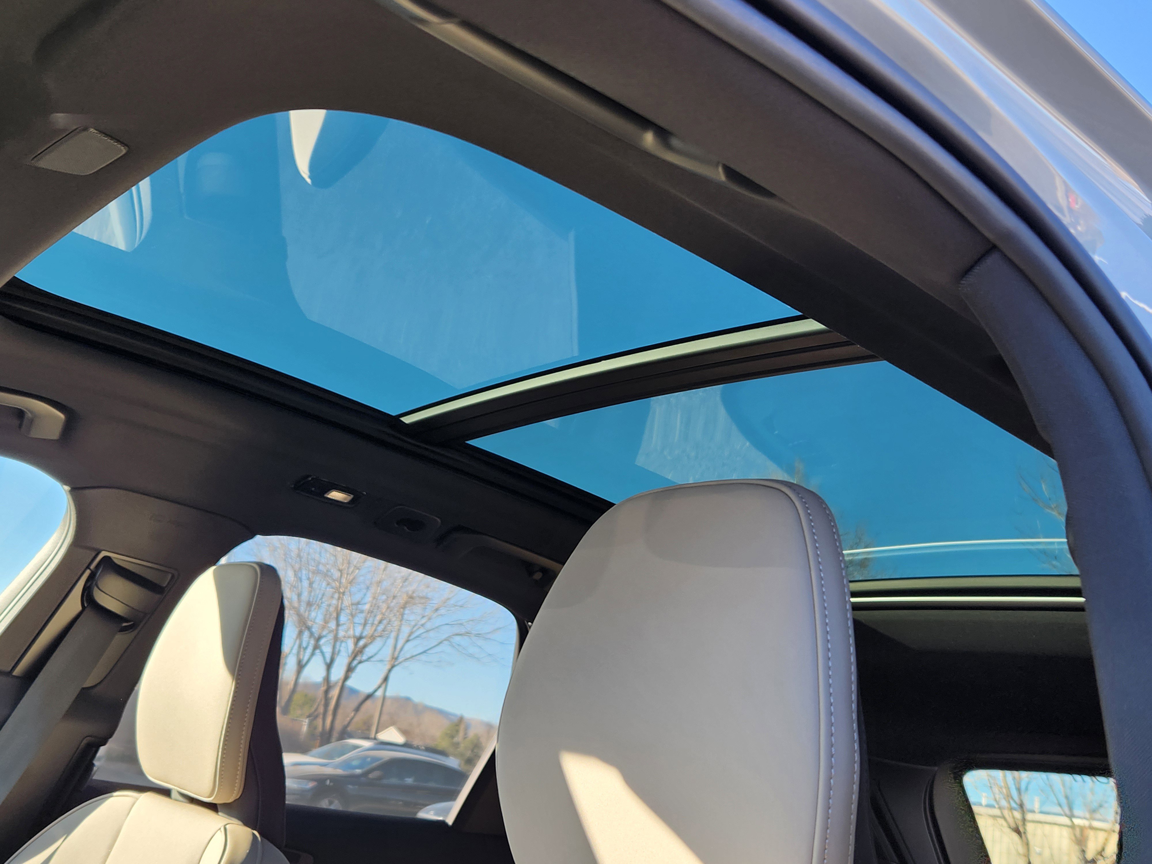 New 2026 Volvo XC60 B5 Plus w/ Climate Package image 13