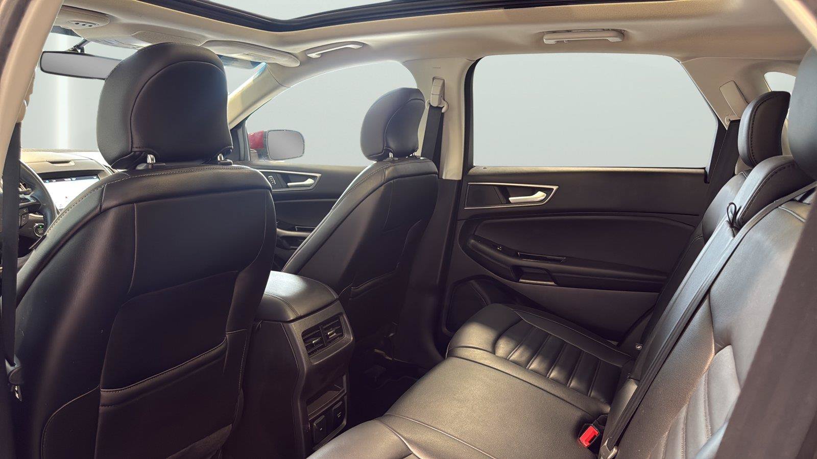 Certified 2018 Ford Edge SEL w/ Equipment Group 201A FWD image 17