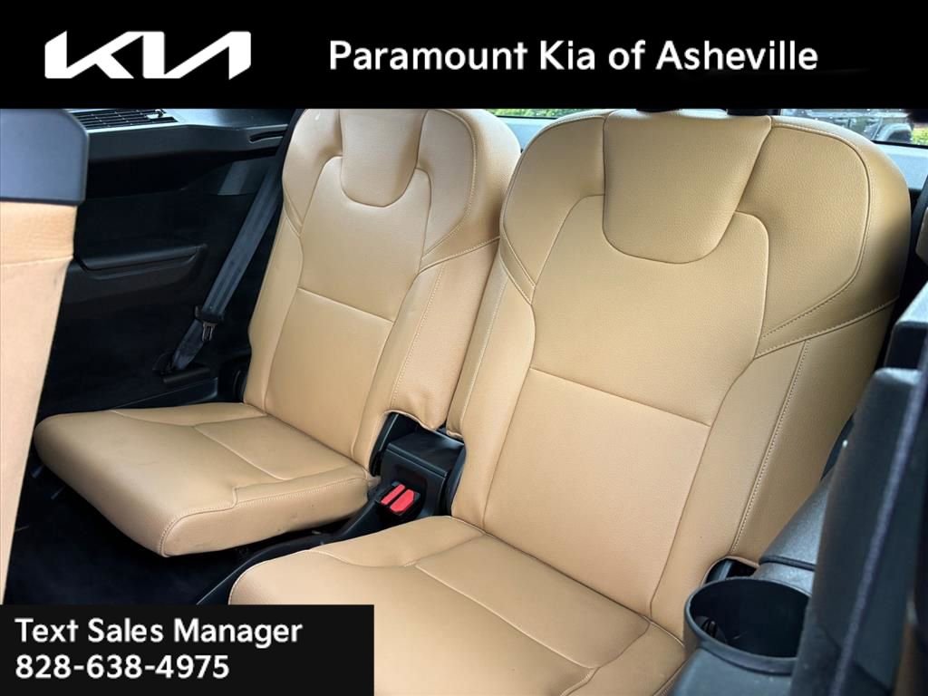 Used 2016 Volvo XC90 T6 Momentum w/ Momentum Plus Package image 23